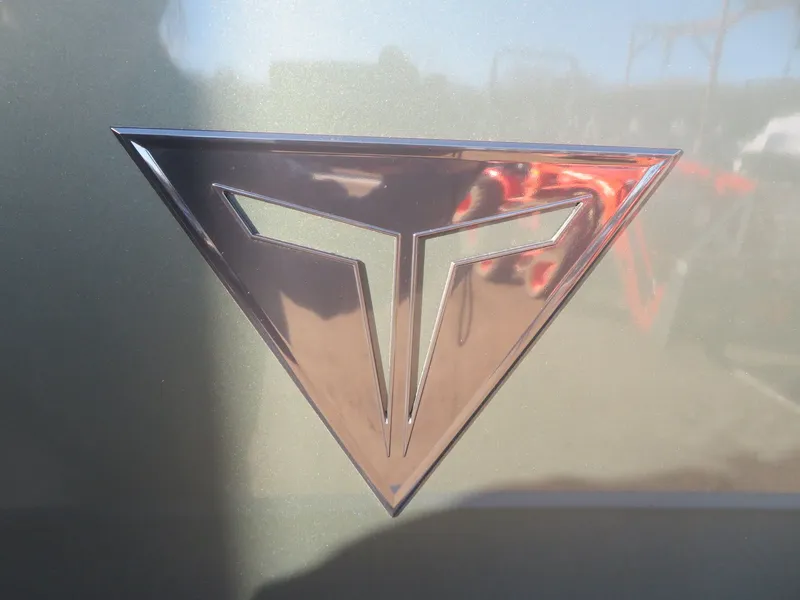 Slide: The Image of Tahoe Cascade 115HP VRB 2385 Swingback Pontoon 2024 - 54