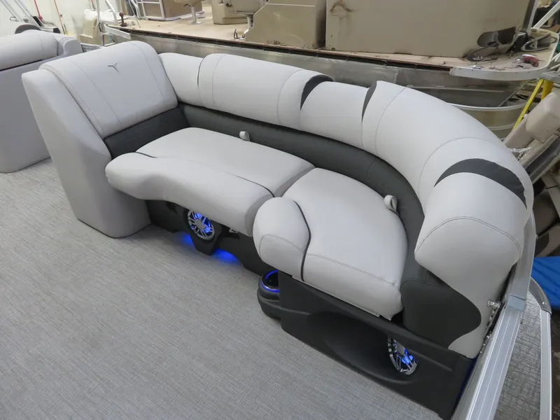 Slide: The Image of Tahoe Cascade 2385 Swingback (VRB) & Honda 115HP 4-Stroke EFI 2024 - 10