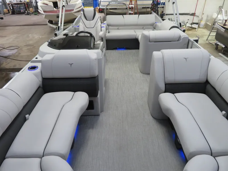 Slide: The Image of Tahoe Cascade 2385 Swingback (VRB) & Honda 115HP 4-Stroke EFI 2024 - 11