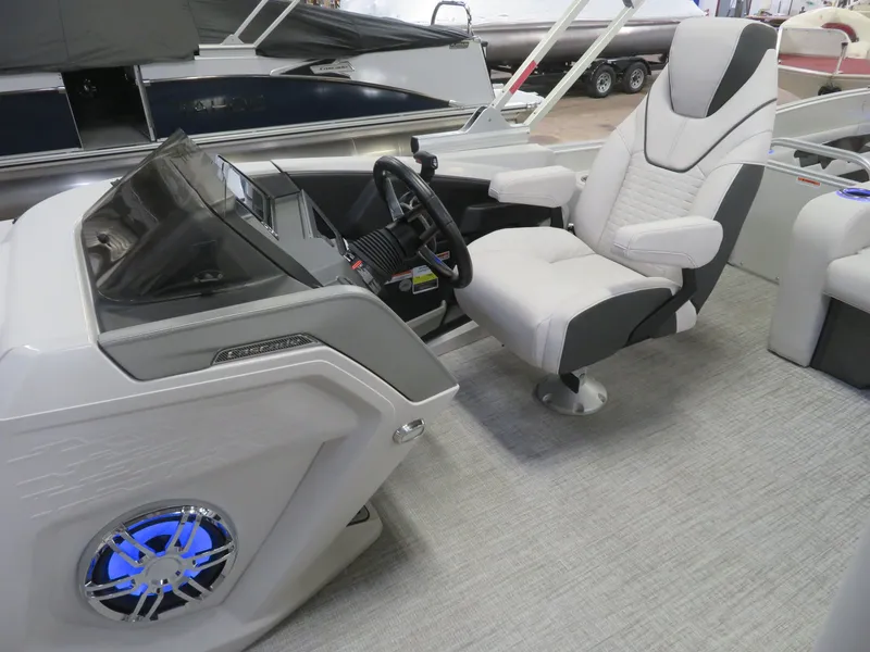 Slide: The Image of Tahoe Cascade 2385 Swingback (VRB) & Honda 115HP 4-Stroke EFI 2024 - 13