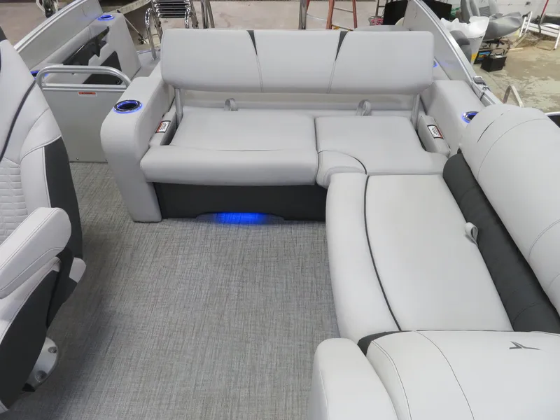 Slide: The Image of Tahoe Cascade 2385 Swingback (VRB) & Honda 115HP 4-Stroke EFI 2024 - 23