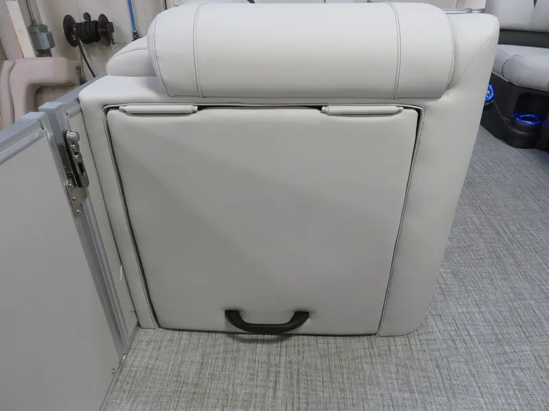 Slide: The Image of Tahoe Cascade 2385 Swingback (VRB) & Honda 115HP 4-Stroke EFI 2024 - 27