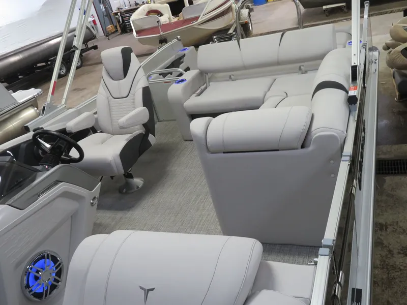 Slide: The Image of Tahoe Cascade 2385 Swingback (VRB) & Honda 115HP 4-Stroke EFI 2024 - 5