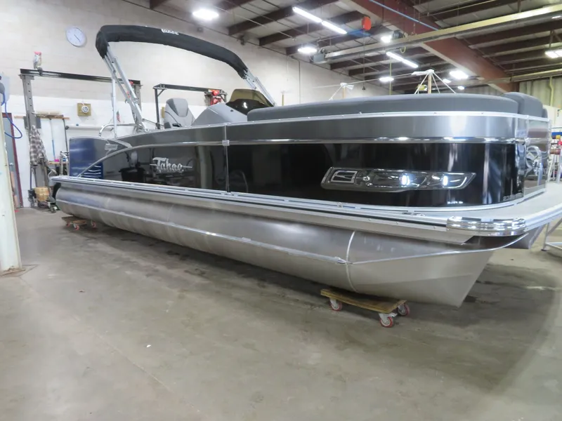 Slide: The Image of Tahoe Cascade 2385 VRL Swingback & Honda 140HP 4-Stroke EFI 2024 - 11