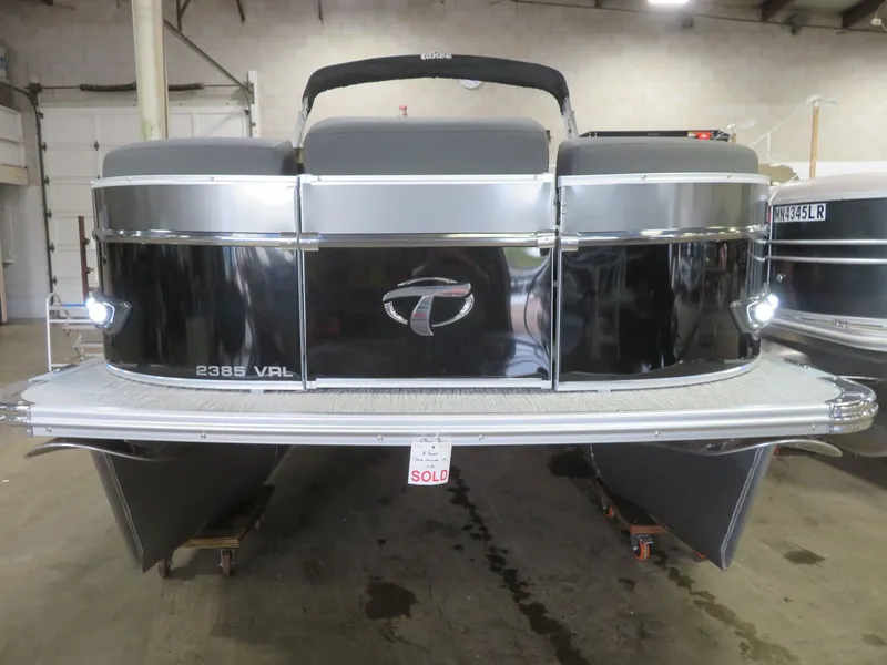 Slide: The Image of Tahoe Cascade 2385 VRL Swingback & Honda 140HP 4-Stroke EFI 2024 - 12