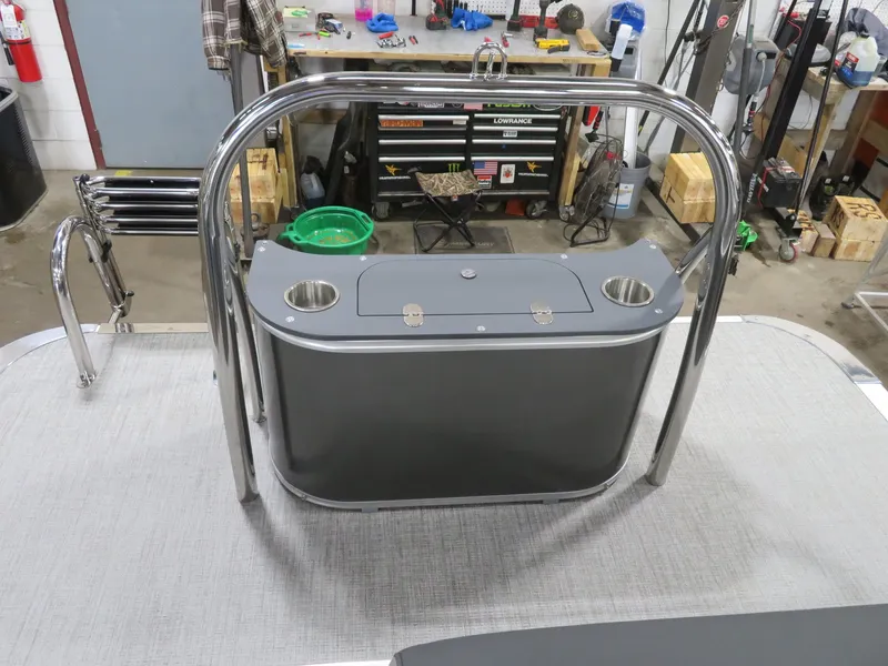 Slide: The Image of Tahoe Cascade 2385 VRL Swingback & Honda 140HP 4-Stroke EFI 2024 - 41