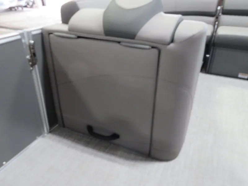 Slide: The Image of Tahoe Cascade 2385 VRL Swingback & Honda 140HP 4-Stroke EFI 2024 - 44