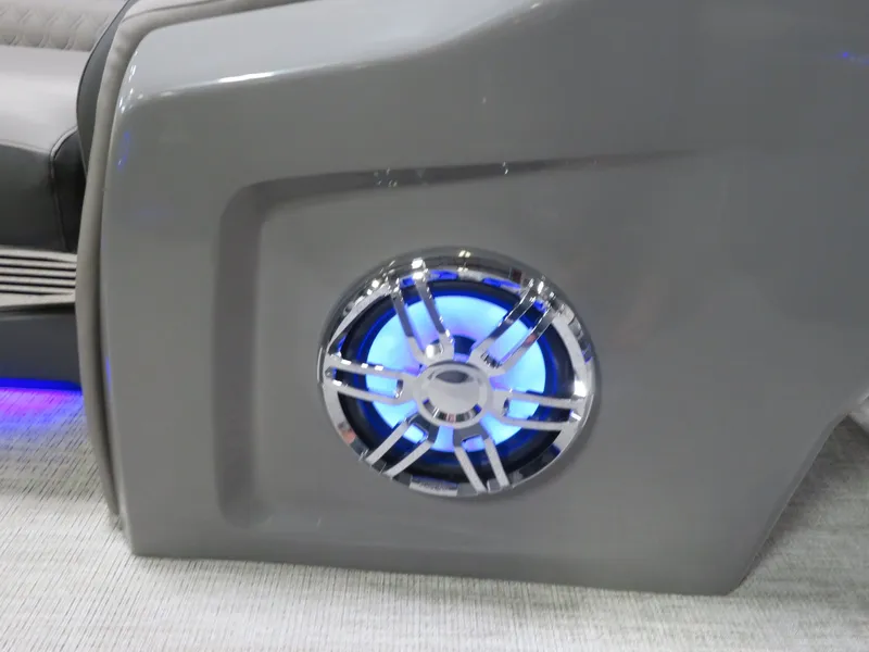 Slide: The Image of Tahoe Cascade 2385 VRL Swingback & Honda 140HP 4-Stroke EFI 2024 - 47