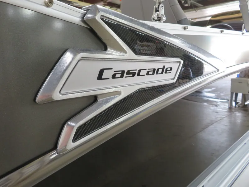 Slide: The Image of Tahoe Cascade 2385 VRL Swingback & Honda 140HP 4-Stroke EFI 2024 - 54