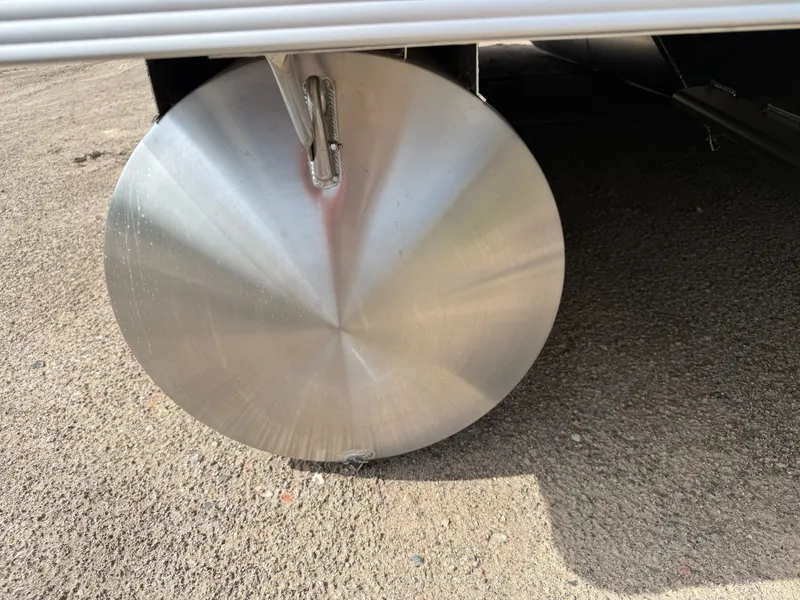 Slide: The Image of Tahoe LTZ 2385 VRB Swingback (VRB) & Honda 4-Stroke EFI 2025 - 39