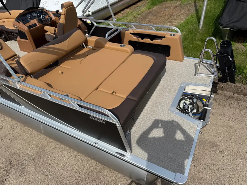 Slide: The Image of Tahoe LTZ 2385 VRB Swingback (VRB) & Honda 4-Stroke EFI 2025 - 4