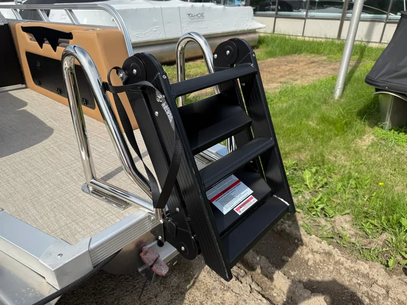 Slide: The Image of Tahoe LTZ 2385 VRB Swingback (VRB) & Honda 4-Stroke EFI 2025 - 41