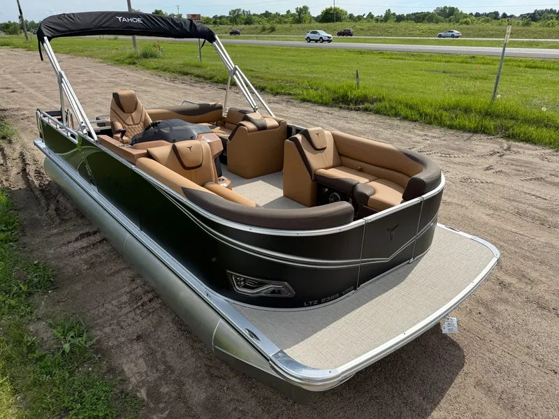 Slide: The Image of Tahoe LTZ 2385 VRB Swingback (VRB) & Honda 4-Stroke EFI 2025 - 46