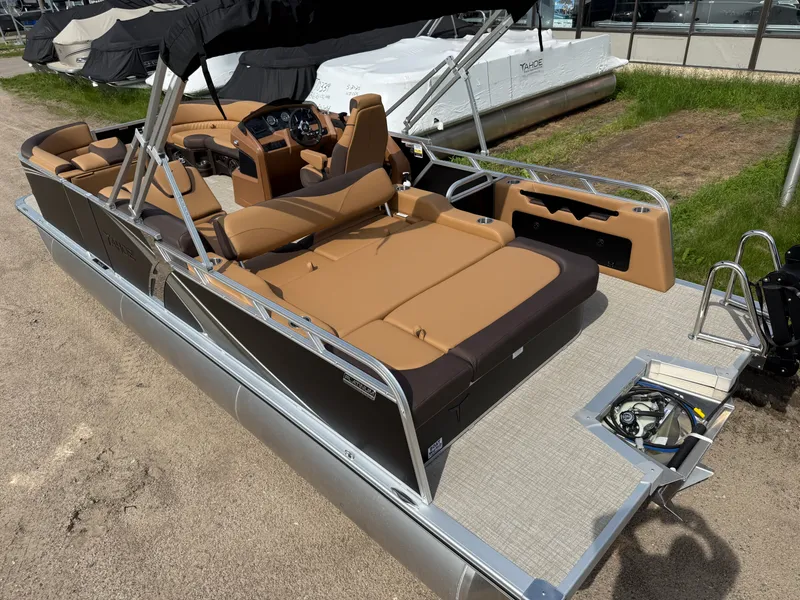 Slide: The Image of Tahoe LTZ 2385 Swingback (VRB) & Honda 4-Stroke EFI 2025 - 46