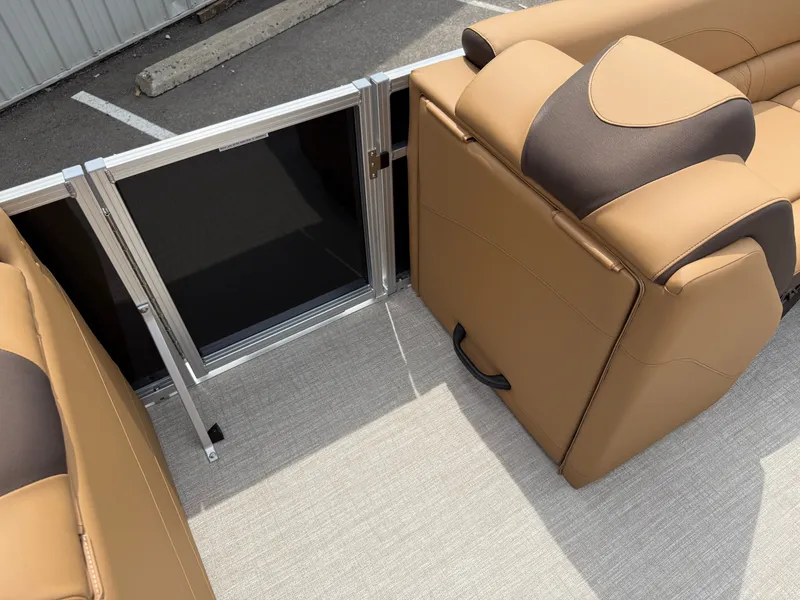 Slide: The Image of Tahoe LTZ 2385 Swingback (VRB) & Honda 4-Stroke EFI 2025 - 26