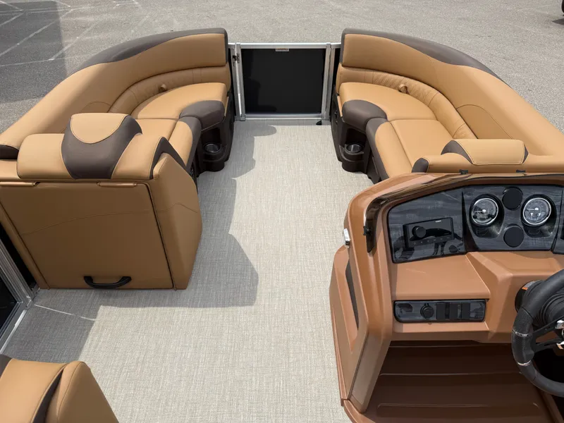 Slide: The Image of Tahoe LTZ 2385 Swingback (VRB) & Honda 4-Stroke EFI 2025 - 30