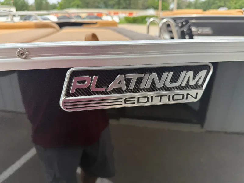 Slide: The Image of Tahoe LTZ 2385 Swingback (VRB) & Honda 4-Stroke EFI 2025 - 40