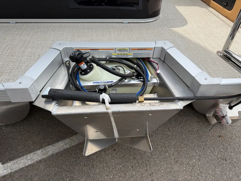 Slide: The Image of Tahoe LTZ 2385 Swingback (VRB) & Honda 4-Stroke EFI 2025 - 43