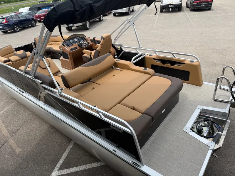 Slide: The Image of Tahoe LTZ 2385 Swingback (VRB) & Honda 4-Stroke EFI 2025 - 47