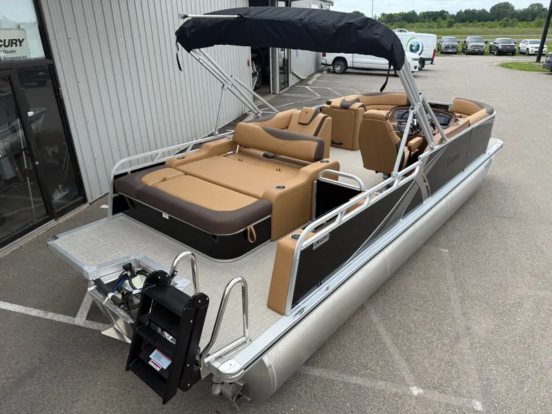 Slide: The Image of Tahoe LTZ 2385 Swingback (VRB) & Honda 4-Stroke EFI 2025 - 48