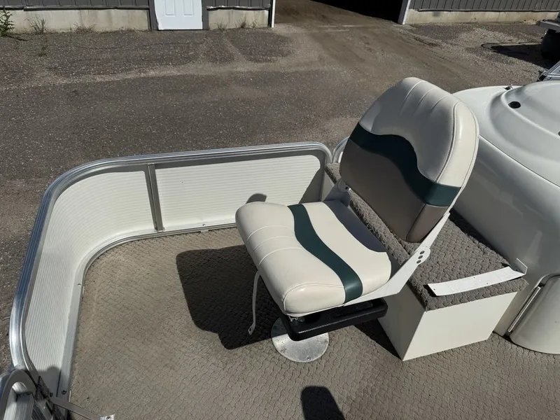 Slide: The Image of Lowe Suncruiser Trinidad 204 2005 - 14