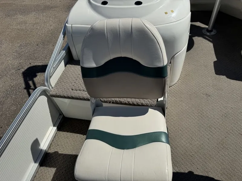 Slide: The Image of Lowe Suncruiser Trinidad 204 2005 - 15