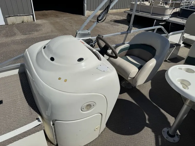 Slide: The Image of Lowe Suncruiser Trinidad 204 2005 - 18