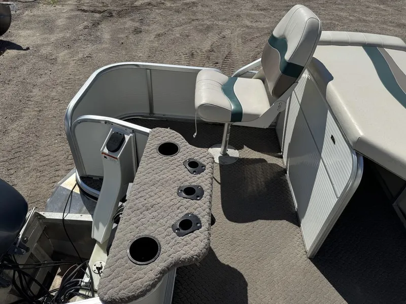 Slide: The Image of Lowe Suncruiser Trinidad 204 2005 - 37