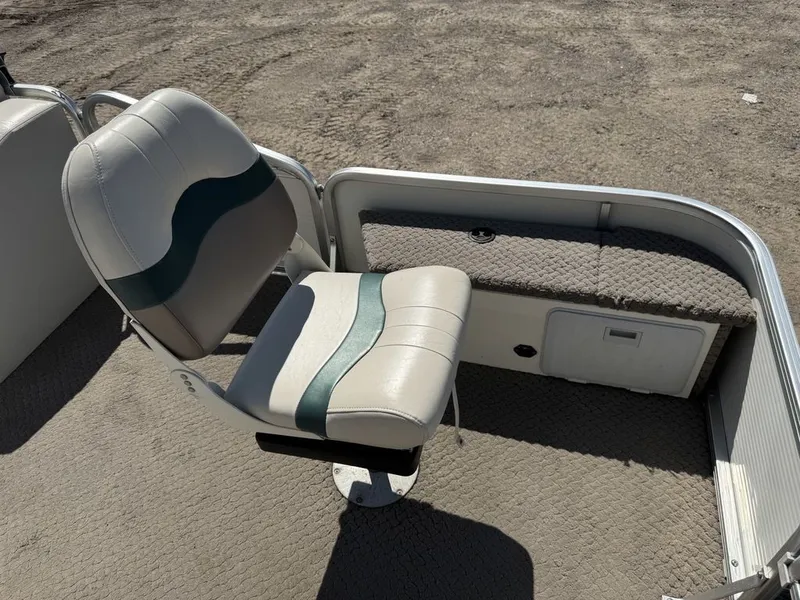 Slide: The Image of Lowe Suncruiser Trinidad 204 2005 - 8