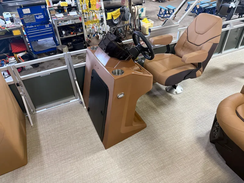 Slide: The Image of Tahoe Sport 2385 Rear Fish & Honda 4-Stroke EFI 2026 - 10