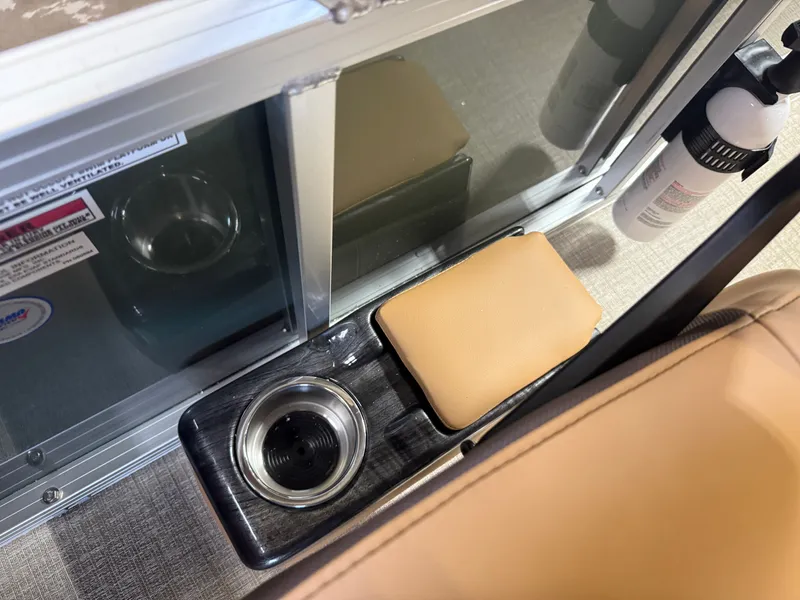 Slide: The Image of Tahoe Sport 2385 Rear Fish & Honda 4-Stroke EFI 2026 - 15