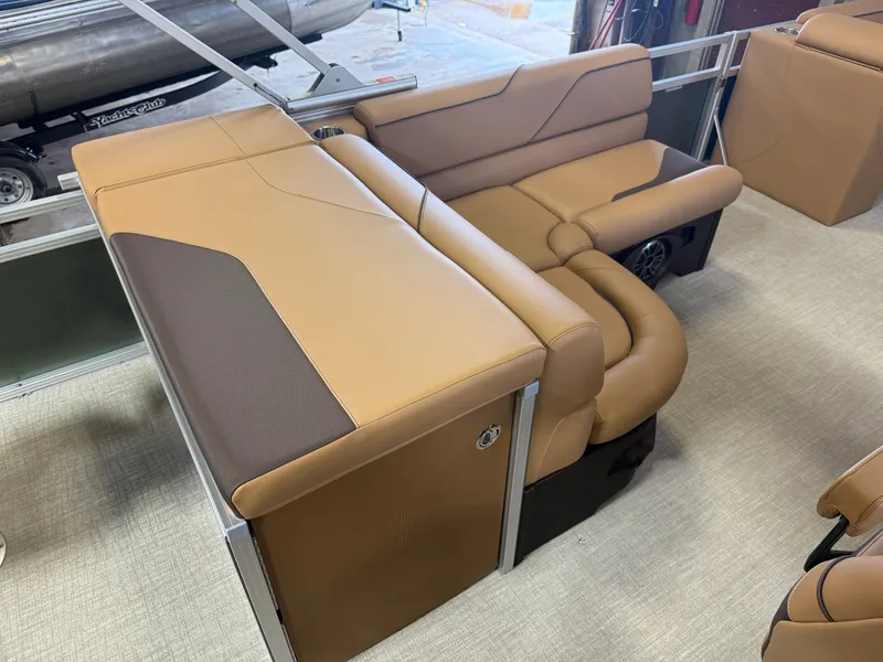 Slide: The Image of Tahoe Sport 2385 Rear Fish & Honda 4-Stroke EFI 2026 - 17