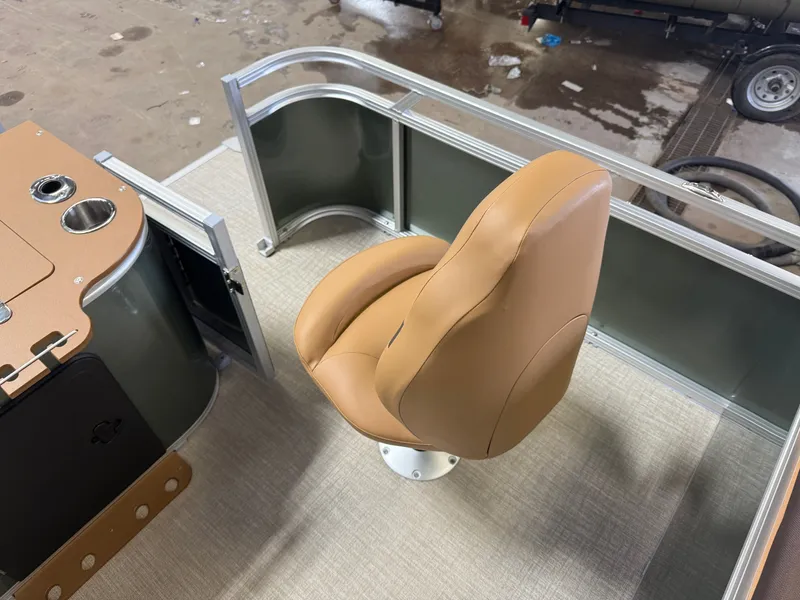 Slide: The Image of Tahoe Sport 2385 Rear Fish & Honda 4-Stroke EFI 2026 - 20