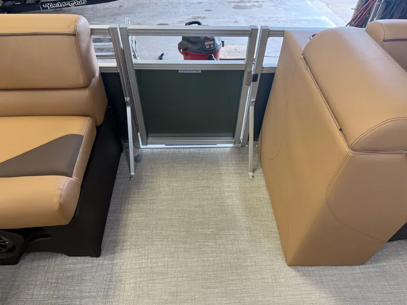 Slide: The Image of Tahoe Sport 2385 Rear Fish & Honda 4-Stroke EFI 2026 - 27