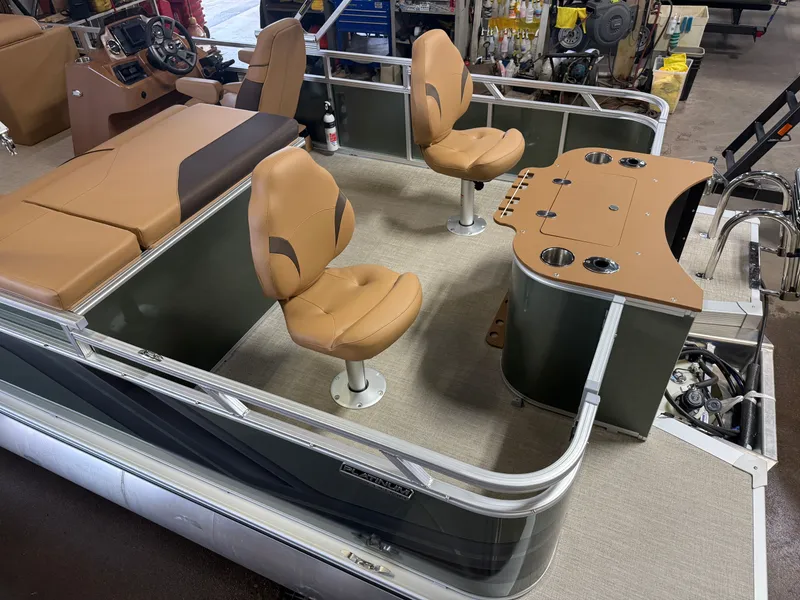 Slide: The Image of Tahoe Sport 2385 Rear Fish & Honda 4-Stroke EFI 2026 - 4