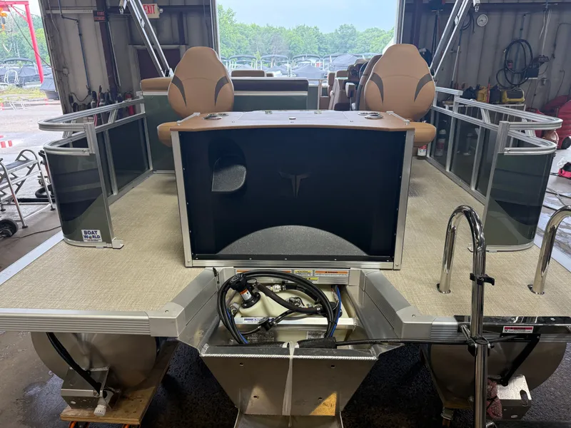 Slide: The Image of Tahoe Sport 2385 Rear Fish & Honda 4-Stroke EFI 2026 - 42