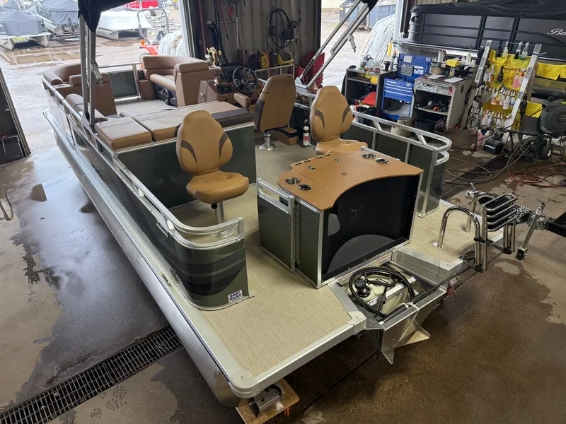 Slide: The Image of Tahoe Sport 2385 Rear Fish & Honda 4-Stroke EFI 2026 - 46