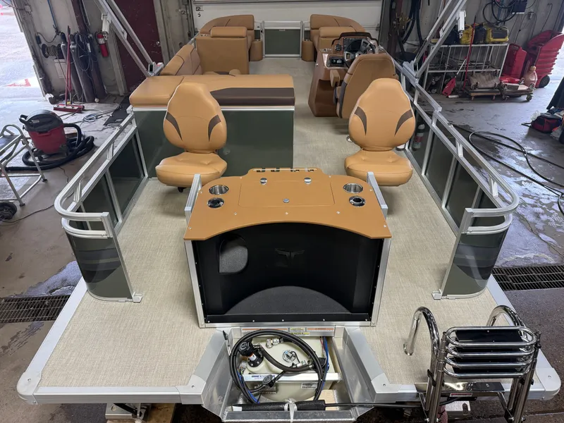 Slide: The Image of Tahoe Sport 2385 Rear Fish & Honda 4-Stroke EFI 2026 - 5