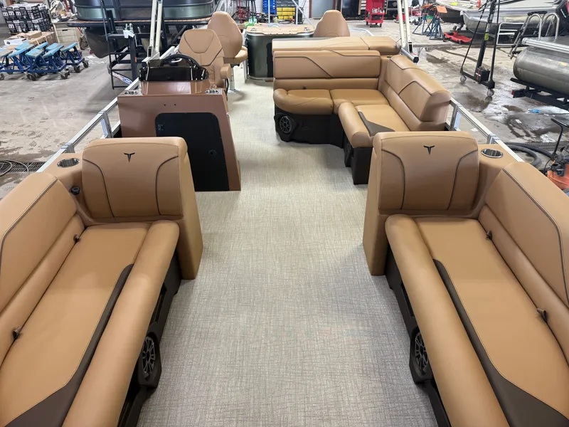 Slide: The Image of Tahoe Sport 2385 Rear Fish & Honda 4-Stroke EFI 2026 - 6