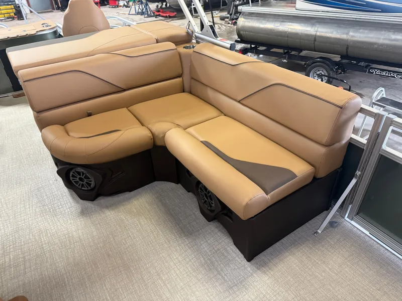 Slide: The Image of Tahoe Sport 2385 Rear Fish & Honda 4-Stroke EFI 2026 - 9