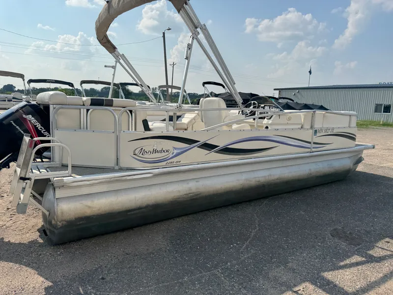 Slide: The Image of Misty Harbor 2285 GM Pontoon 2005 - 38