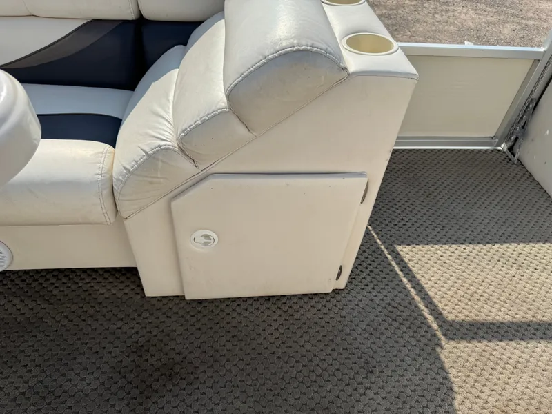 Slide: The Image of Misty Harbor 2285 GM Pontoon $12,995 2005 - 22