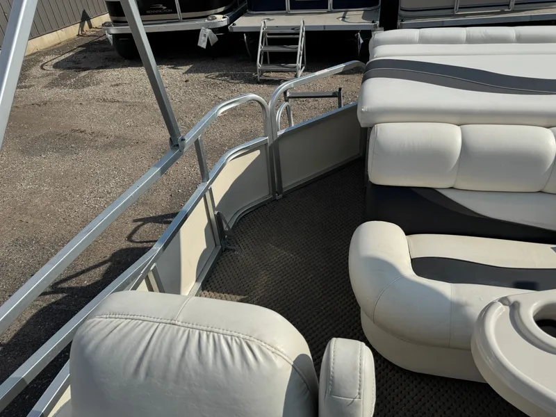 Slide: The Image of Misty Harbor 2285 GM Pontoon $12,995 2005 - 27