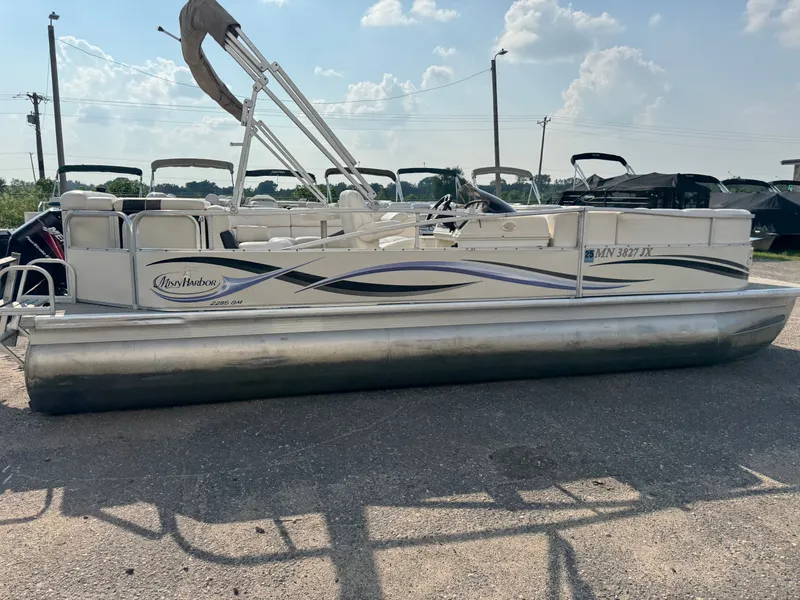 Slide: The Image of Misty Harbor 2285 GM Pontoon $12,995 2005 - 39