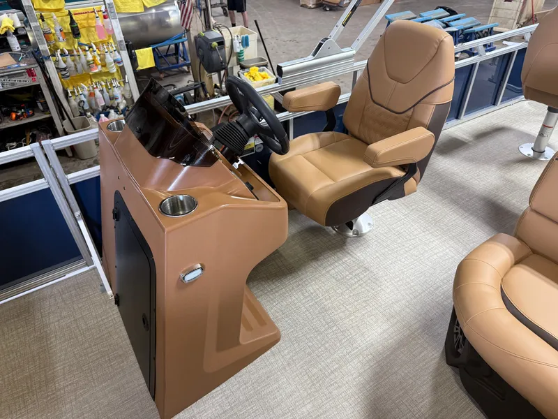 Slide: The Image of Tahoe Sport 2385 Rear Fish & Honda 4-Stroke EFI 2026 - 10