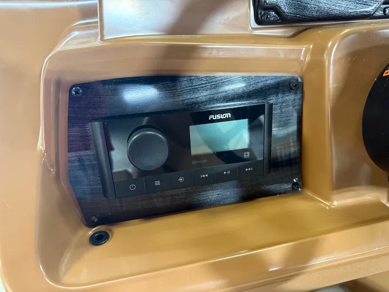 Slide: The Image of Tahoe Sport 2385 Rear Fish & Honda 4-Stroke EFI 2026 - 13