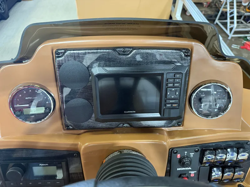 Slide: The Image of Tahoe Sport 2385 Rear Fish & Honda 4-Stroke EFI 2026 - 14