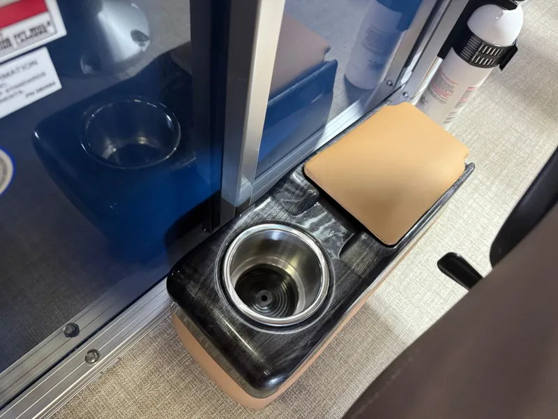 Slide: The Image of Tahoe Sport 2385 Rear Fish & Honda 4-Stroke EFI 2026 - 15