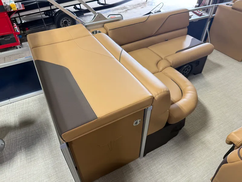 Slide: The Image of Tahoe Sport 2385 Rear Fish & Honda 4-Stroke EFI 2026 - 17