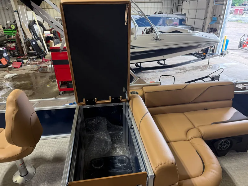 Slide: The Image of Tahoe Sport 2385 Rear Fish & Honda 4-Stroke EFI 2026 - 19